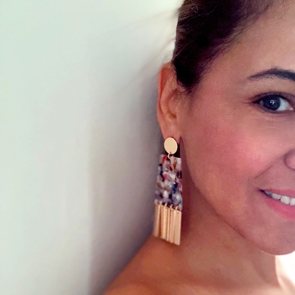 🌸LAST 1️⃣🌸”GABY” RECTANGULAR RESIN DROP EARRINGS - Picture 3 of 5